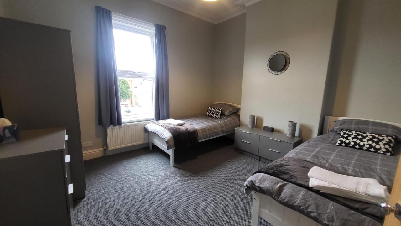 Stay - At Southport Holiday Home - Sleeps 6 Екстер'єр фото