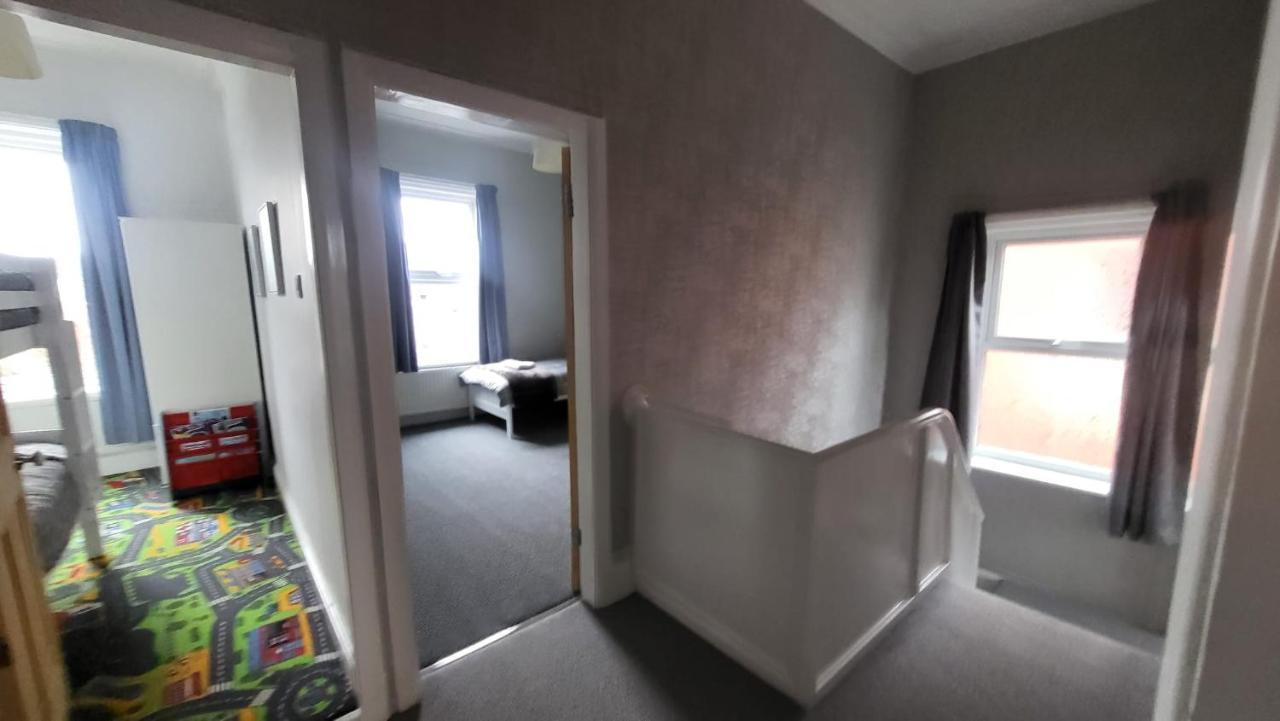 Stay - At Southport Holiday Home - Sleeps 6 Екстер'єр фото